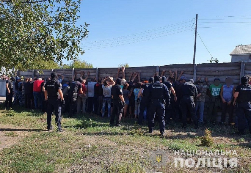 На Харківщині на журналістів напали під час прямого ефіру: з'явилися фото і відео